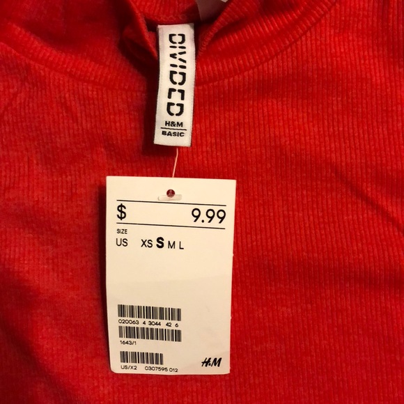 Red H&M Crop Top, new with tags. Size small - Picture 2 of 2